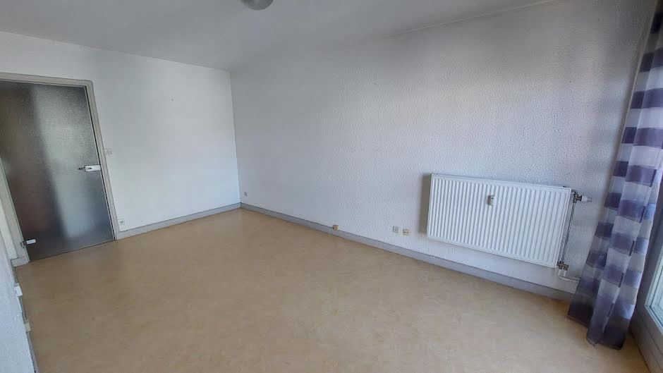 Location  appartement 1 pièce 26 m² à Limoges (87000), 350 €