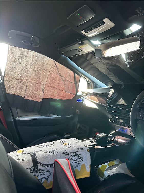 ノート オーラのどんなサンシェードをお使いですか？・ノートオーラ・オーラニスモ・ノートオーラNISMO・昨日から3連勤に関するカスタム事例の投稿画像6枚目