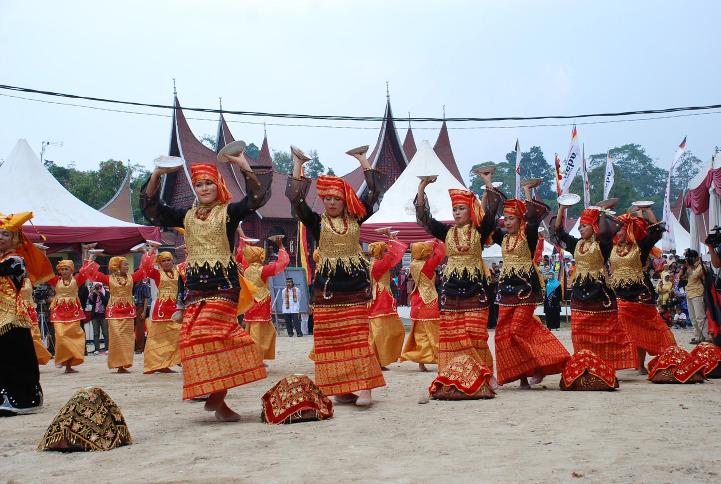 Nuance Minangkabau Tari Piring Plate Dance