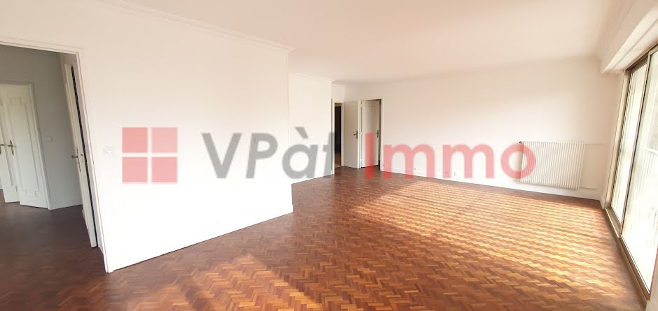 Location  appartement 5 pièces 118.02 m² à Versailles (78000), 2 100 €