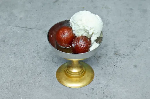 Gulabjamun With Ice Cream