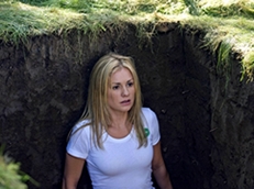 True Blood 1x11 To Love Is To Bury