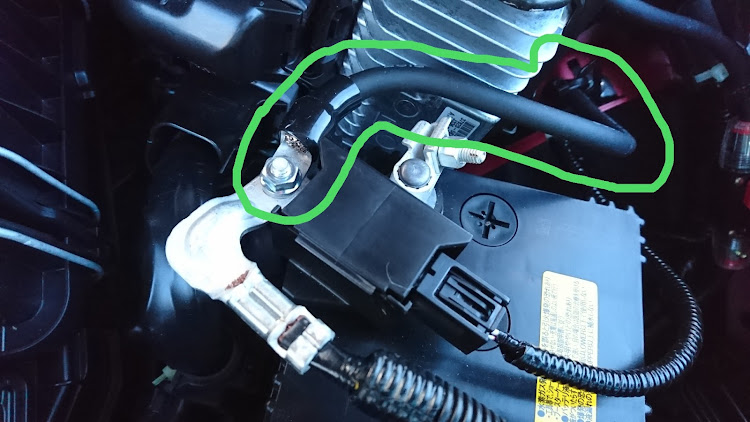 ヴェゼルのDIY・バッテリー電源取り出しに関するカスタム事例の投稿画像3枚目