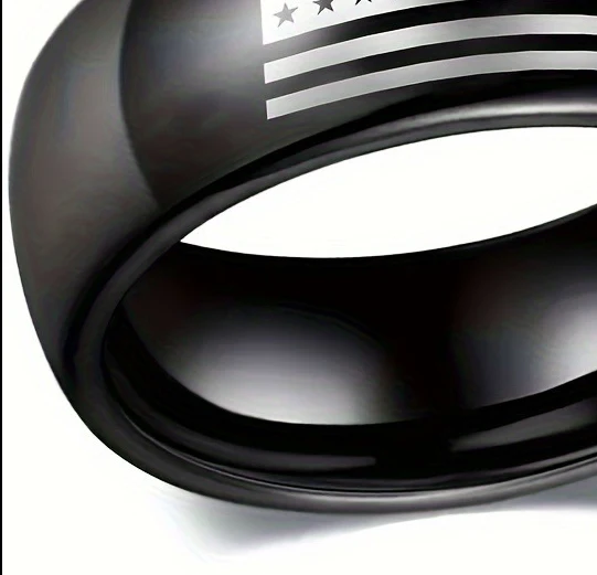 Title 2, Modischer Ring im Partnerlook mit Nationalflagg...