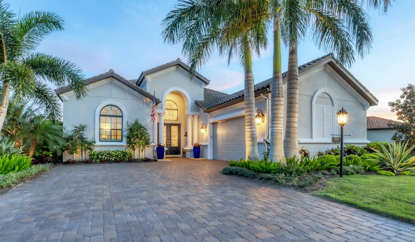 Property with pool Lakewood Ranch