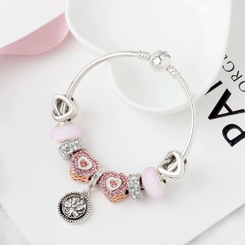 Glücksbaum Herz Armband neu. Ein charmantes Schmuckstück, das Glück und Liebe vereint. Für tägliche Glücksmomente und stilvolles Aussehen.