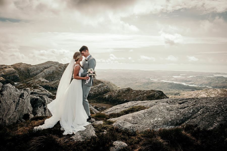 Wedding photographer Kristine Ristesund (kristiner). Photo of 8 September 2020