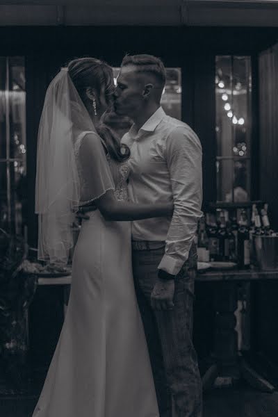 Fotógrafo de casamento Artem Konoplyanko (artemkonoplianko). Foto de 10 de janeiro 2020