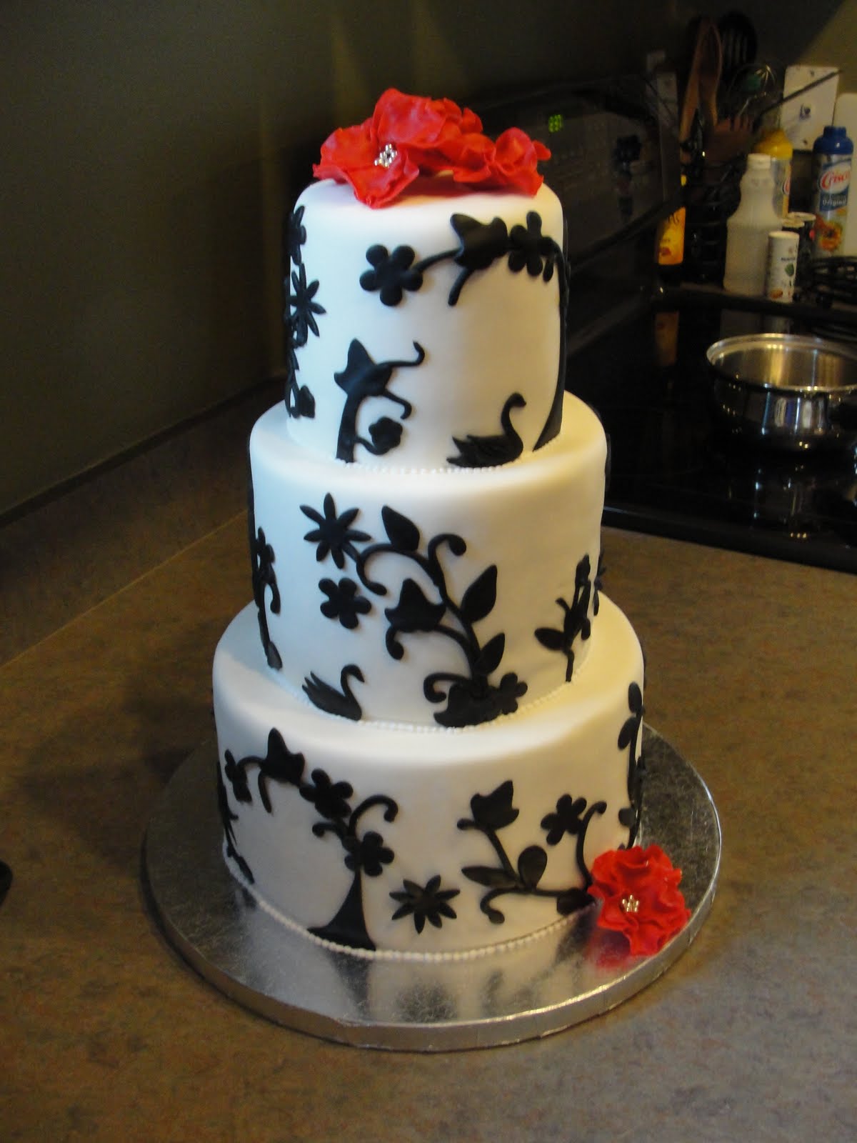 Black and White Wedding Cake