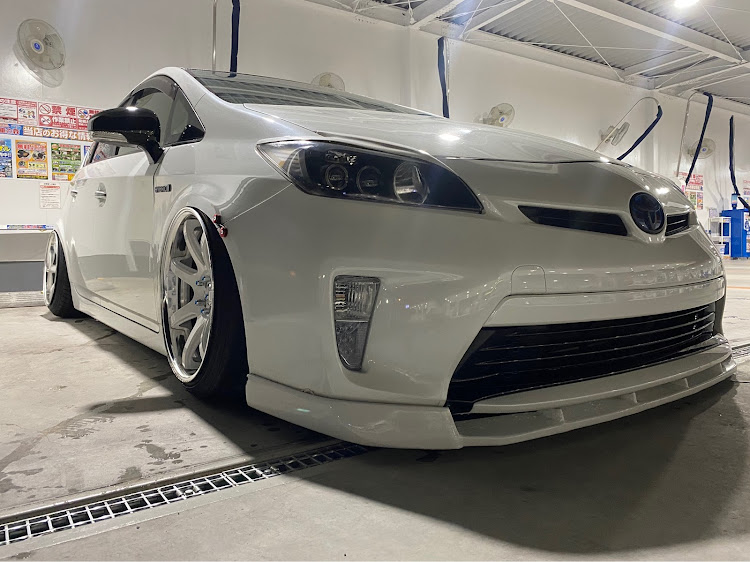 プリウスのPRIUS・エアサス・不正改造車取締月間・洗車・ACCエアサスに関するカスタム事例の投稿画像2枚目