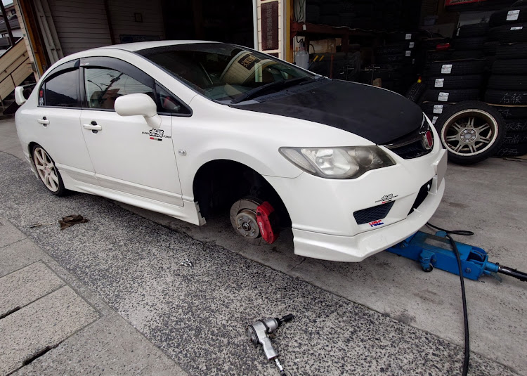 シビックタイプRの東日本大震災から14年・3.11 あの日を忘れてはいけない・タイヤ、ホイール交換・車が好きな人と繋がりたい・北九州に関するカスタム事例の投稿画像1枚目