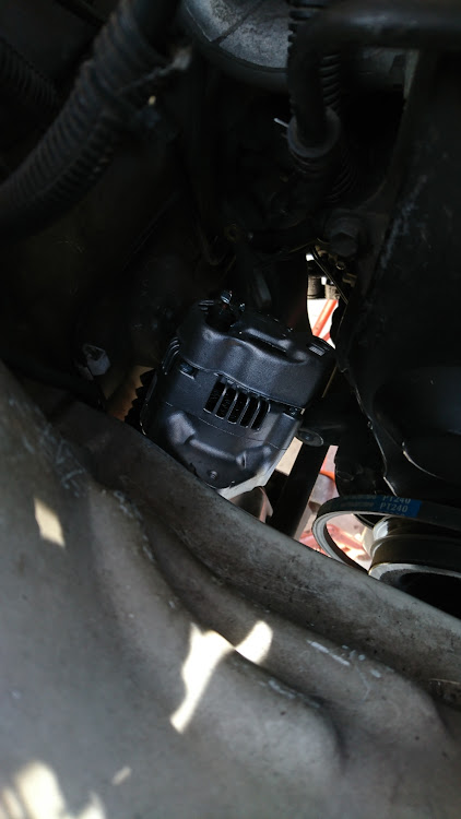 アルトワークスのDIY・警告灯点灯・オルタネーター交換に関するカスタム事例の投稿画像4枚目