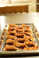 Holiday Bacon Appetizers was pinched from <a href="http://tastykitchen.com/recipes/appetizers-and-snacks/holiday-bacon-appetizers/" target="_blank">tastykitchen.com.</a>