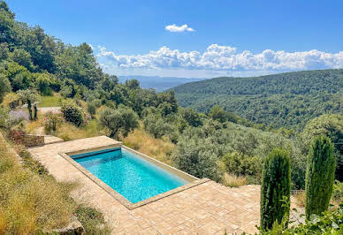 Maison avec piscine et jardin 8