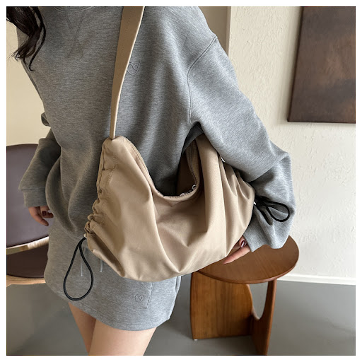 Title 6, Womens Simple Messenger Bag Large Capacity Cas...