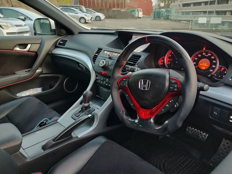 アコードツアラーのステアリングカバー取付・ガソリンスタンド・ゴールデンウィーク・AIじゃないよ・ハイオク高いに関するカスタム事例の投稿画像4枚目