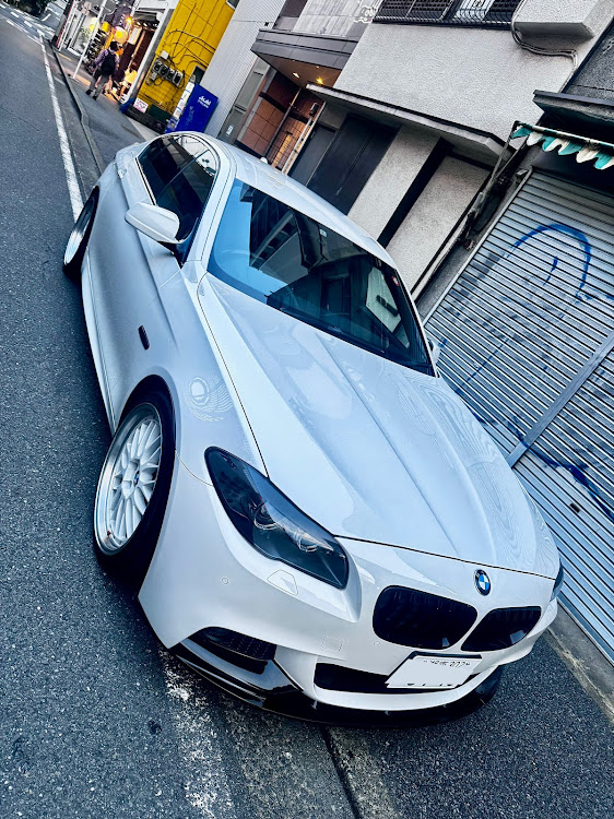 5シリーズ セダンの斜め45度後方の美学・梅雨明け・洗車・いろんな車好きの方と繋がりたい・壁アートに関するカスタム事例の投稿画像4枚目