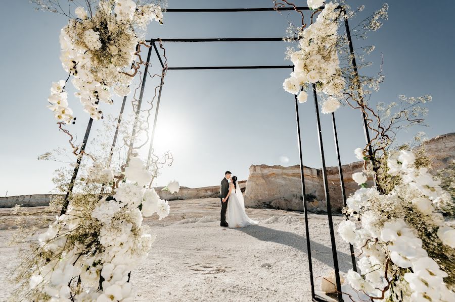 Fotógrafo de casamento Damir Kuzhumov (kuzda). Foto de 2 de novembro 2020