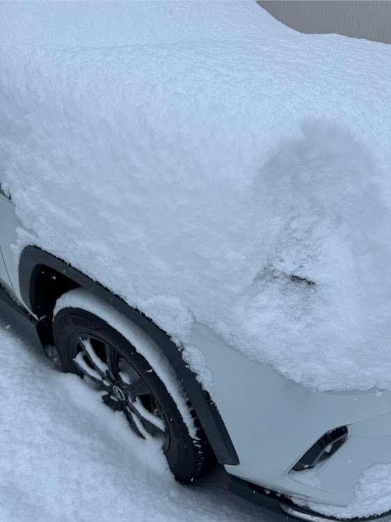 RAV4の雪とコラボ・大雪・札幌に関するカスタム事例の投稿画像1枚目