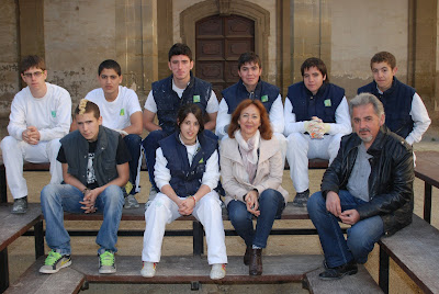 Alguns alumnes del PQPI amb els seus professors