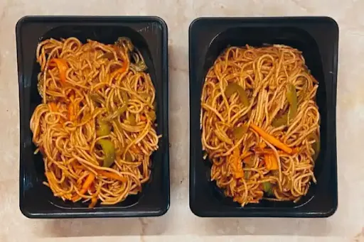 Double Veg Noodles [Serves 2]