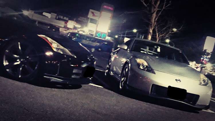 フェアレディZのZ33・カモイレーシング・成田イオンの立駐は、、、・SUPER段差避けで、なんとか入れたなっ‼️⚡Ｗ・安定のスマホクオリティだなっ‼️⚡Ｗに関するカスタム事例の投稿画像1枚目