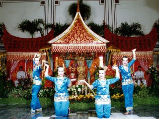 Arileksana Blog Tari Piring Dari Sumatera Barat