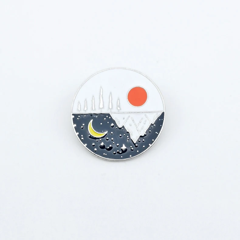 Broche de chemise rond en émail, un accessoire élégant et durable qui rehausse n'importe quelle tenue avec une touche de couleur et de sophistication.