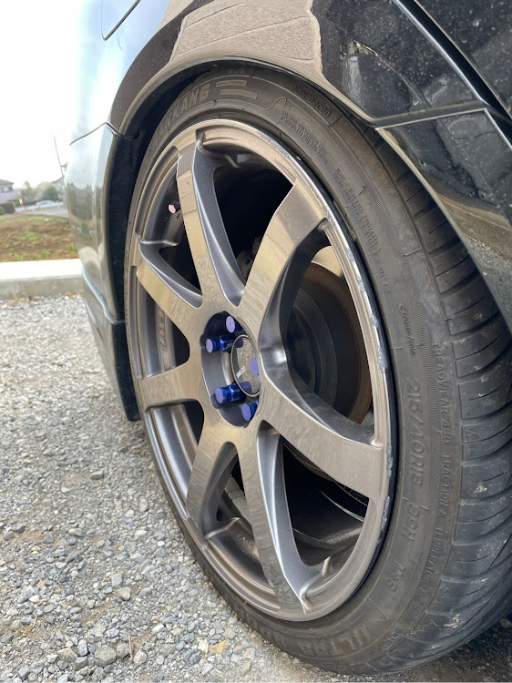 レガシィツーリングワゴンの左斜め前写真展・車高調整・ホイール交換・ヒッポースリーク・エンケイpf07に関するカスタム事例の投稿画像2枚目