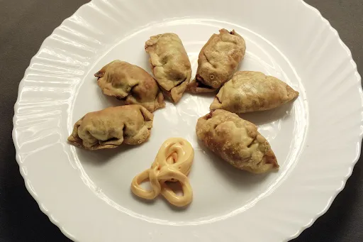 Veg Fried Momos [6 Pieces]