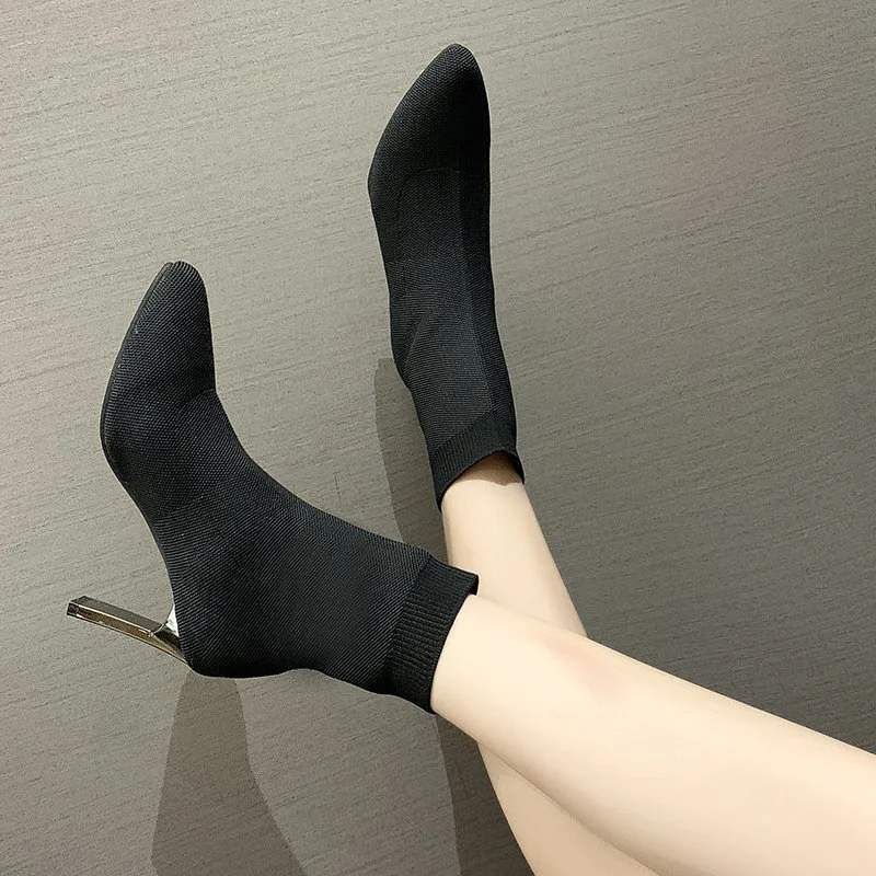 Title 3, Bottines chaussettes pointues à talons hauts él...