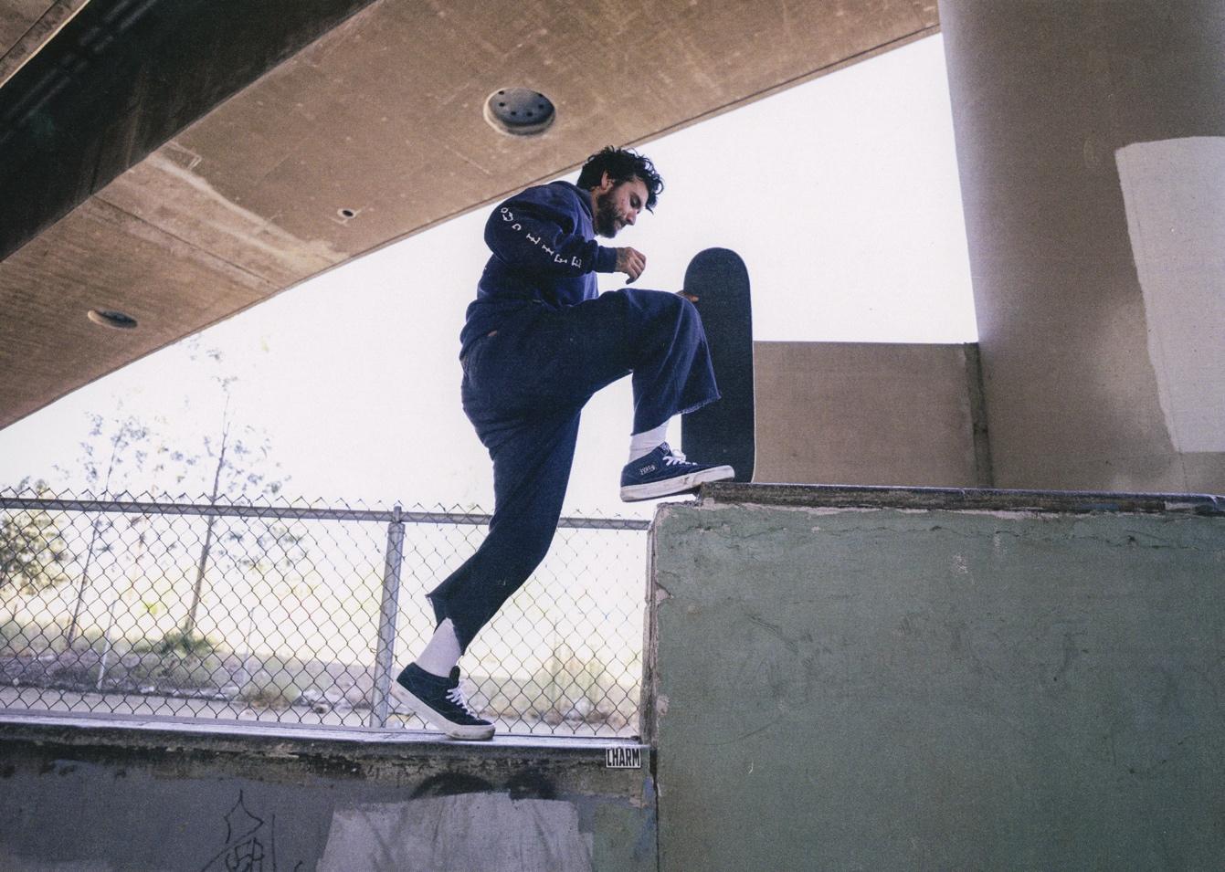 A person doing a trick on a skateboard

Description automatically generated with medium confidence