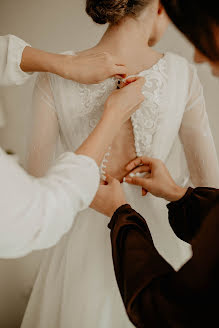 Wedding photographer Lyudmila Gayshun (lucygaishun). Photo of 13 October 2021