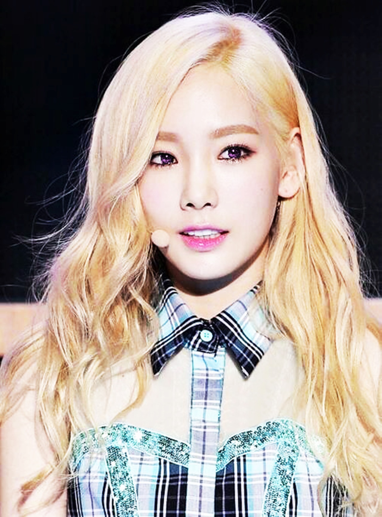 Taeyeon’s Embarrassing Stage Accident Caught On Camera (10 Photos)