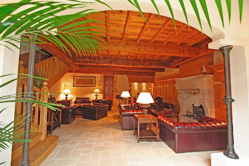 House with pool and terrace 5