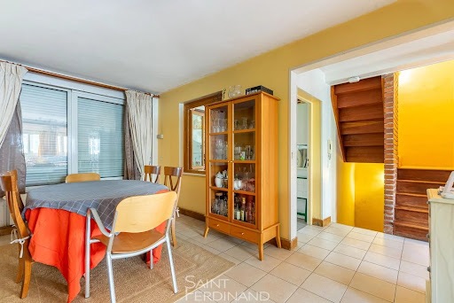 Apartment 5