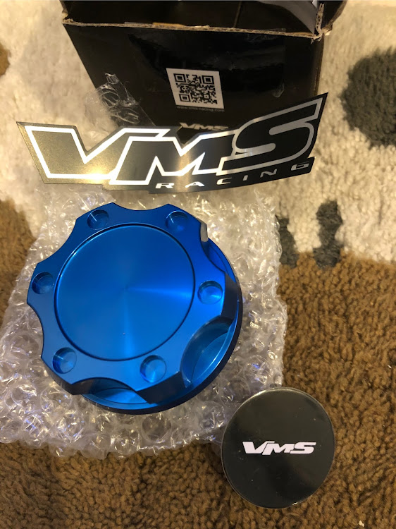 RCZの明日から車検・オイルフィラーキャップ交換・VMS・R56用・エンジンヘッドカバーに関するカスタム事例の投稿画像2枚目