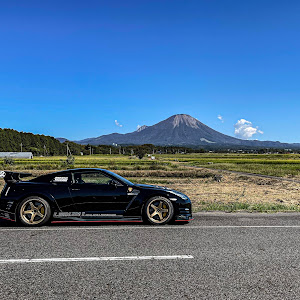 NISSAN GT-R R35