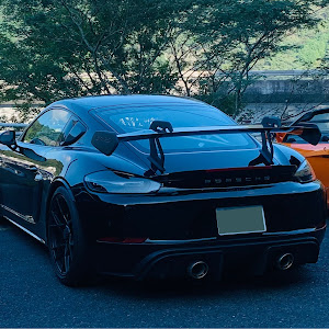 ケイマン GT4