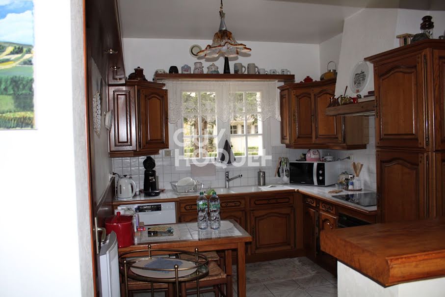 Location  maison 6 pièces 131.87 m² à Poigny-la-Forêt (78125), 2 200 €
