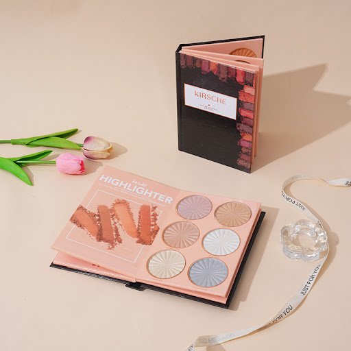 Title 37, Ensemble de Maquillage Fard à Paupières Livre, ...