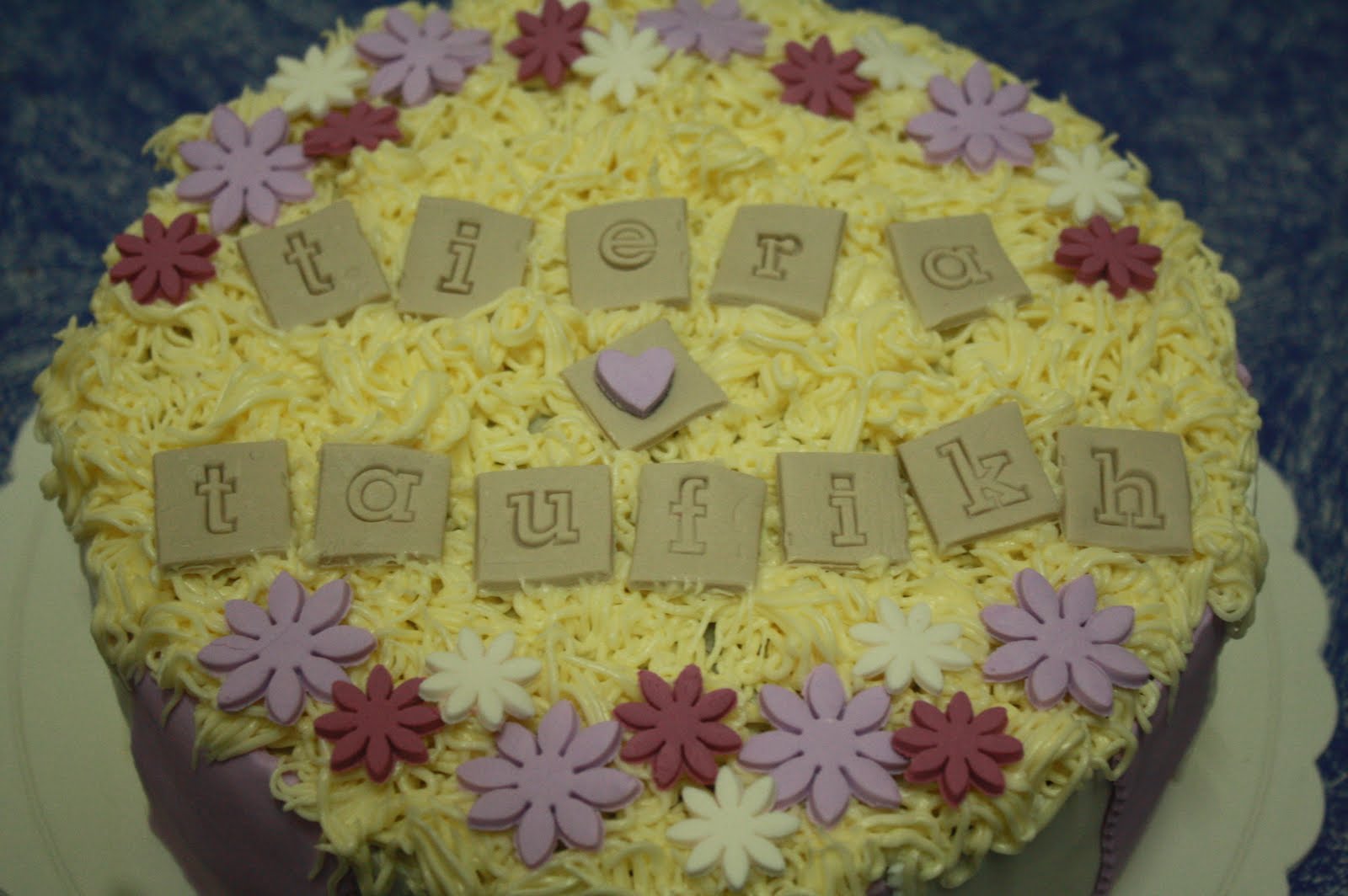 purple and white wedding cakes