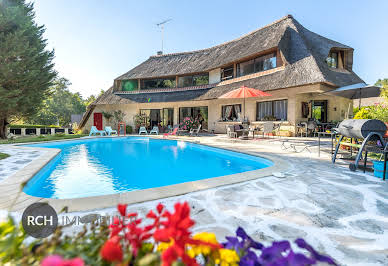 Maison avec piscine et terrasse 1