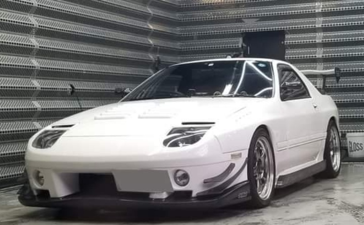 RX-7のフロントフェンダーで魅せろ！に関するカスタム事例の投稿画像2枚目