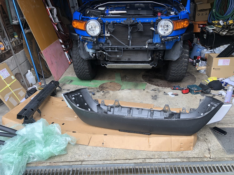 FJクルーザーのフロントバンパー交換・DIY・ホリデースタイルに関するカスタム事例の投稿画像2枚目