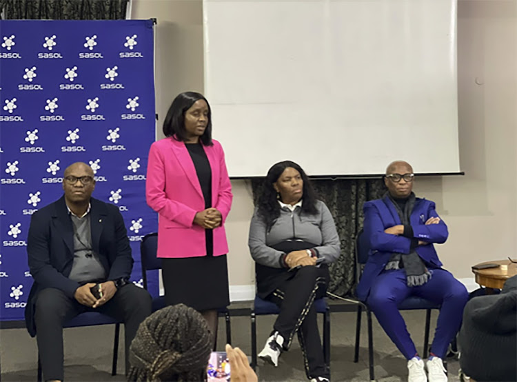 Sports minister Zizi Kodwa, right, and deputy minister Noncedo Mafu met with Safa and Safpu to resolve the bonus row which erupted in the Banyana camp.