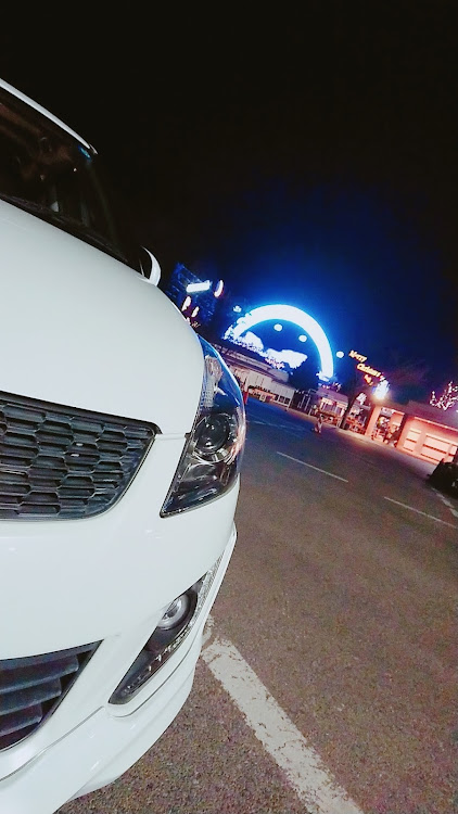 スイフトのタイヤ交換・イルミネーションと愛車・新年のご挨拶に関するカスタム事例の投稿画像3枚目