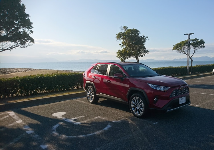 RAV4の無加工スマホ撮り・ドライブ・ランチに関するカスタム事例の投稿画像1枚目