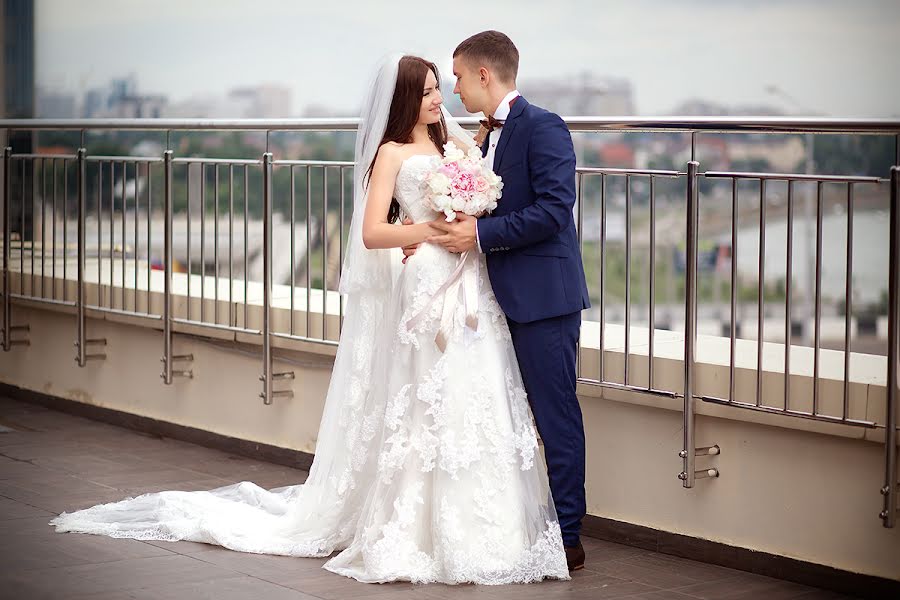 Wedding photographer Olesya Shapovalova (lesyashapovalova). Photo of 11 August 2014