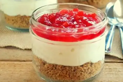 Strawberry Unbaked Cheese Cake In Jar [1 Piece]